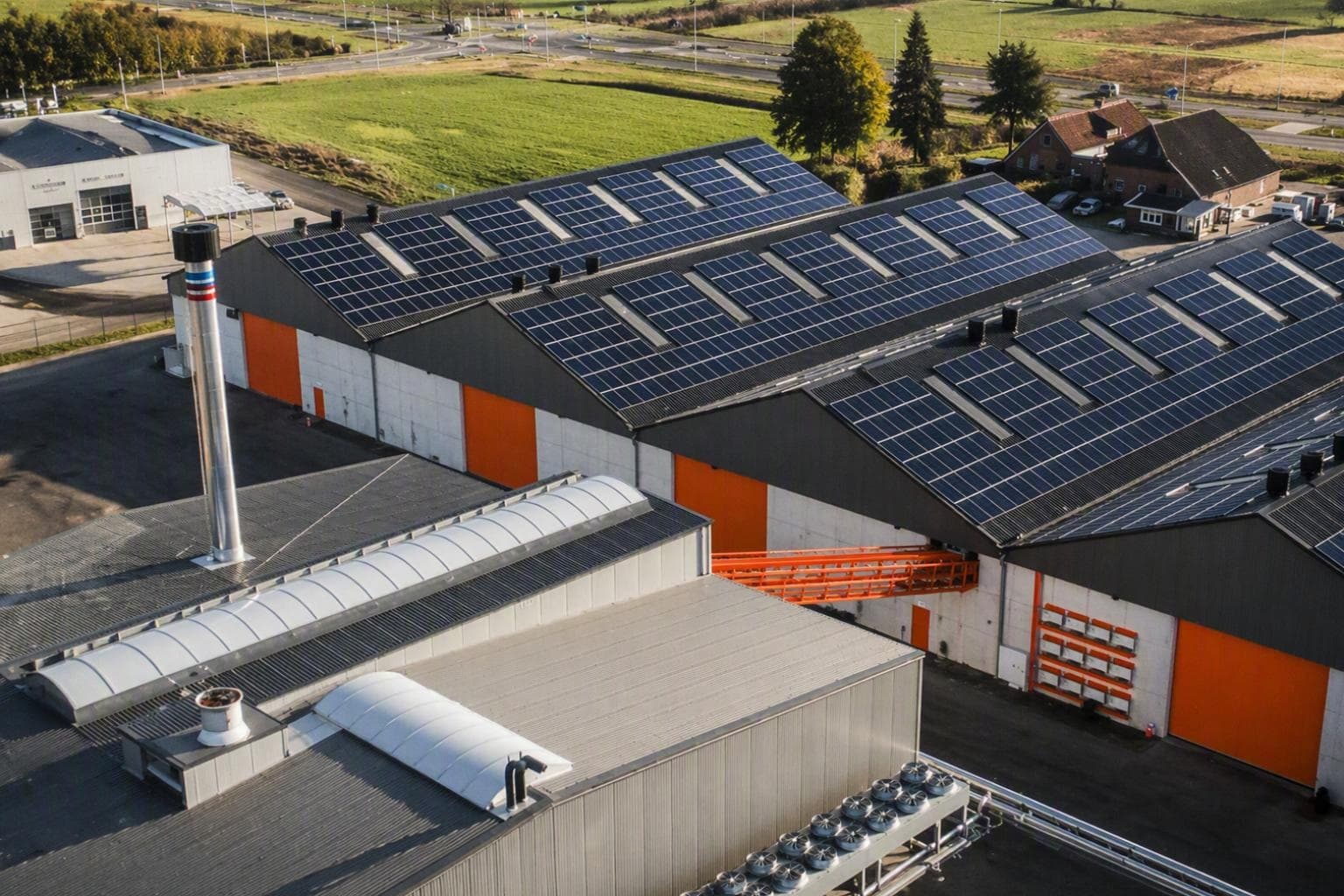 Zonnepanelen bij Brouwer Biocentrale in Balkbrug