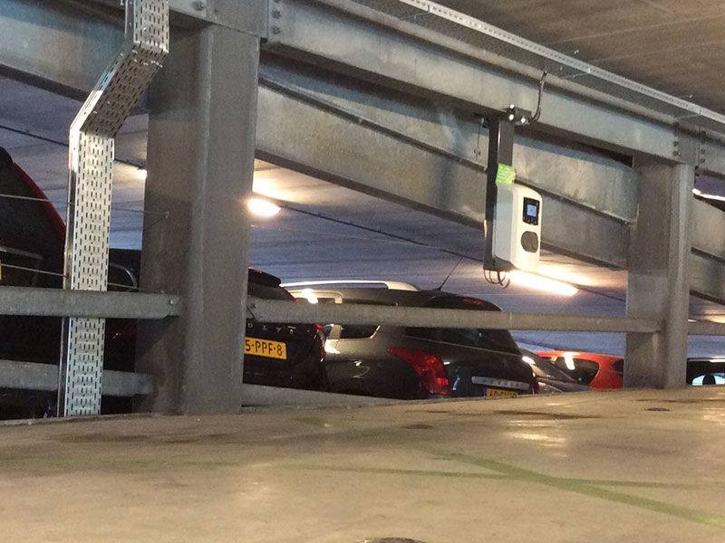 Laadinfrastructuur bij de High Tech Campus Eindhoven