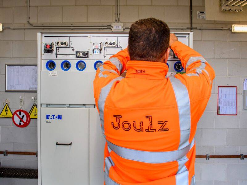 Laagspanning, middenspanning en hoogspanning. Wat is het verschil?