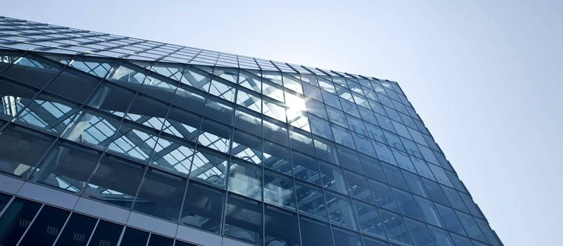 Voorzien van zonnepanelen en hergebruik van regenwater 