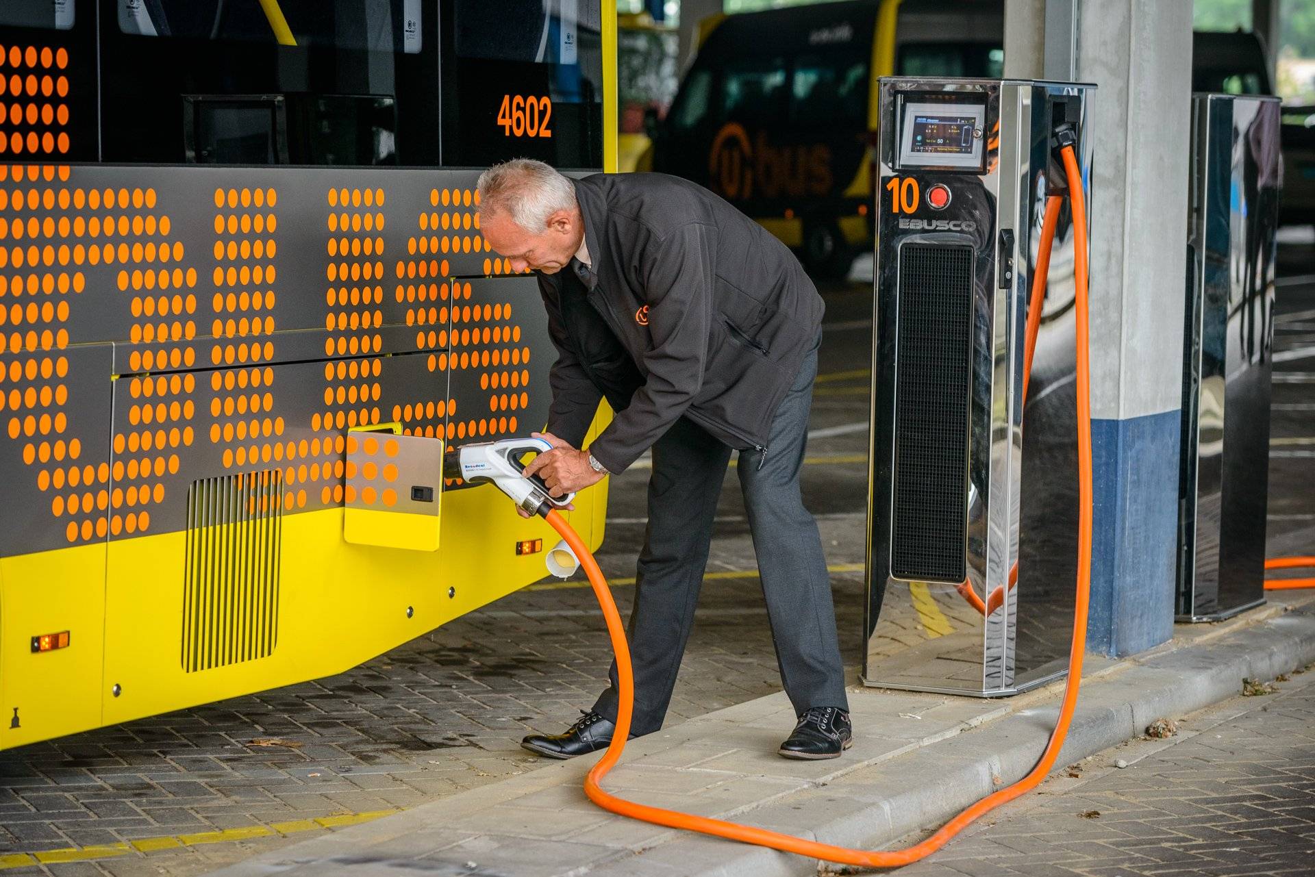 Automatische bijlaadplekken en ingebouwde online monitoringstools 