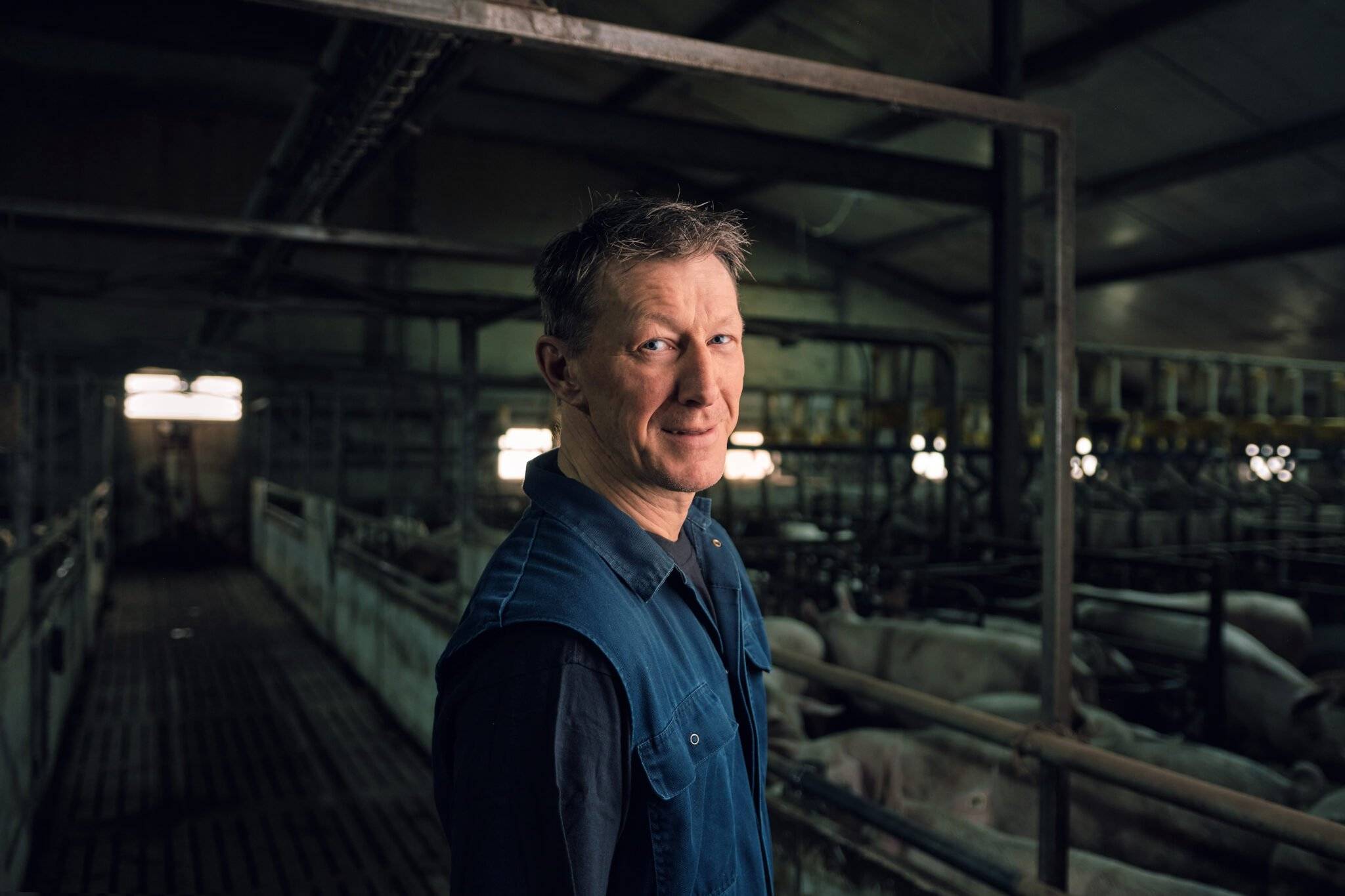 Geld besparen én eigen groene stroom door een stal vol zonnepanelen 